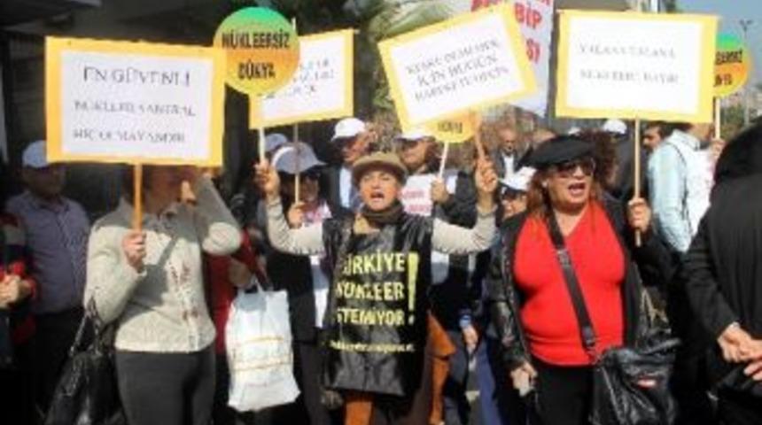 Doktorların 'n&uuml;kleere Hayır' Y&uuml;r&uuml;y&uuml;ş&uuml; Başladı