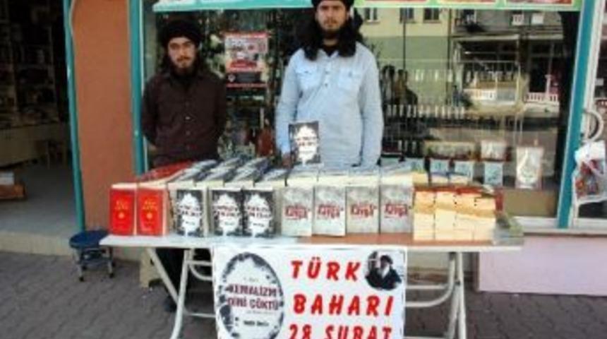 M&uuml;sl&uuml;m G&uuml;nd&uuml;z&rsquo;&uuml;n Kitap Standı A&ccedil;ıldı