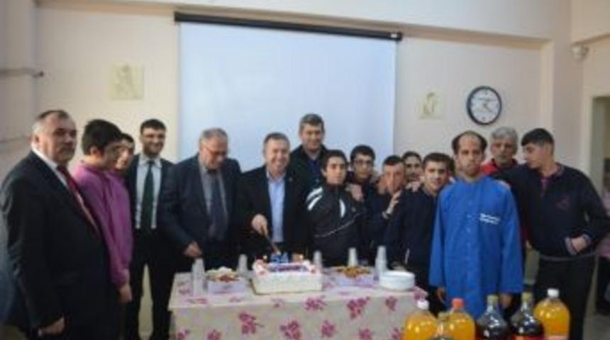 Serkan Karag&ouml;z'&uuml; Doğum G&uuml;n&uuml;nde Yalnız Bırakmadılar