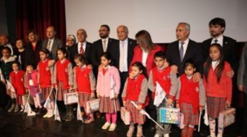 Kızılay&rsquo;dan Ders Kitabı Bağışı