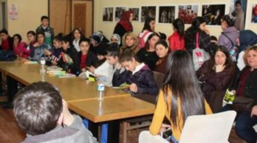 Van&rsquo;da &lsquo;&ccedil;ocuk Gelinlere Hayır&rsquo; Resim Sergisi