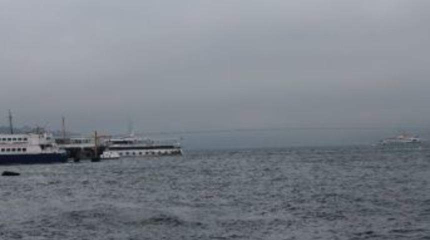 İstanbul Boğazı'nda Sis Etkisini Kaybetti