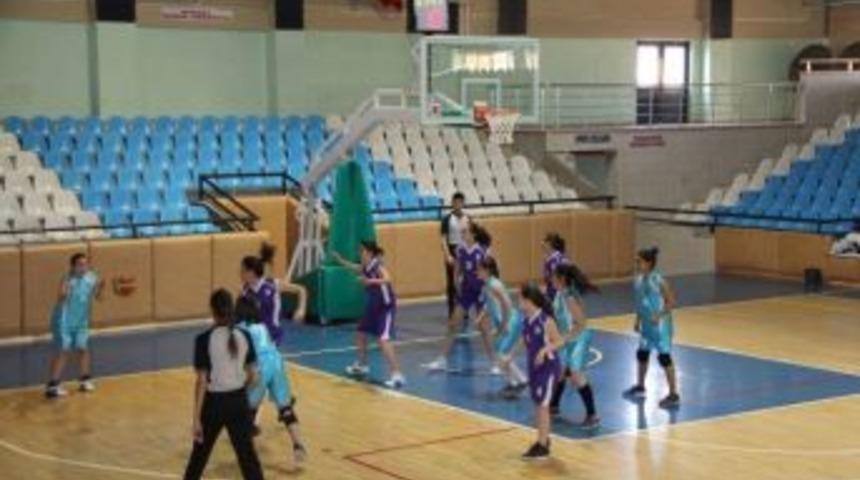 Anadolu Yıldızları Basketbol Heyecanı Başladı