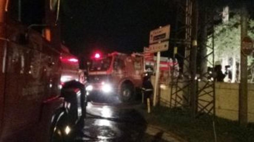 (&ouml;zel Haber) &Ouml;ğrenci Yurdunda Yangın Paniği