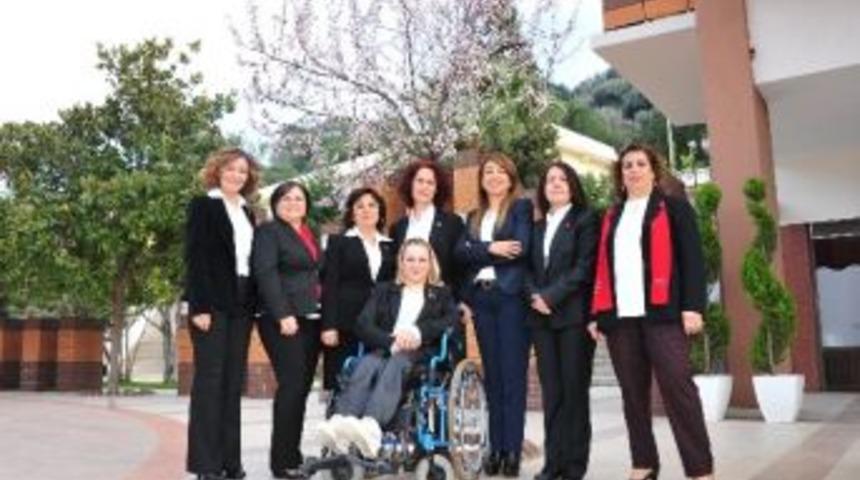 Bal&ccedil;ova &Ccedil;i&ccedil;ek A&ccedil;tı