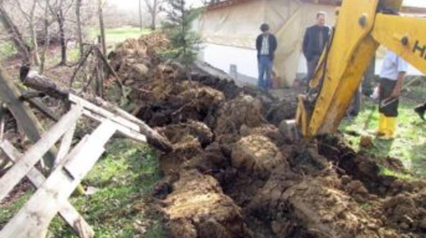 Ak&ccedil;akoca Esmanım K&ouml;y&uuml;ne Su Şebekesi D&ouml;şeniyor