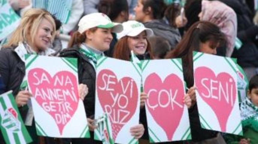 Bursaspor Kadın Ve &Ccedil;ocuk Taraftarlar &Ouml;n&uuml;nde Kaybetmiyor