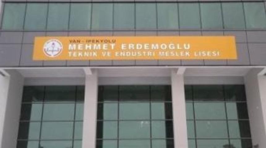 Van End&uuml;stri Meslek Lisesi K&uuml;t&uuml;phanesi Kitap Bekliyor