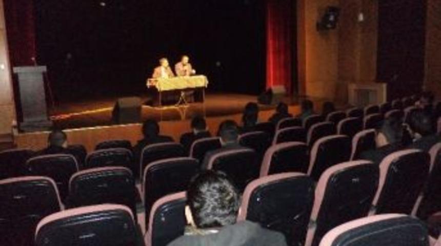 Varto İl&ccedil;e Milli Eğitim M&uuml;d&uuml;r&uuml; K&ouml;y &Ouml;ğretmenleri İle Toplantı Yaptı