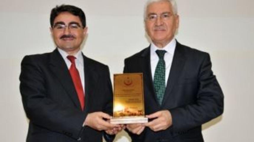 Karaman&rsquo;da Devlet Hastanesi'ne Destek Verenler &Ouml;d&uuml;llendirildi