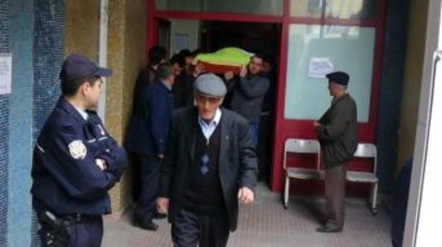 Zonguldak'ta Damat Kurbanı Kayınpederin Cenazesi K&ouml;y&uuml;ne G&ouml;nderildi