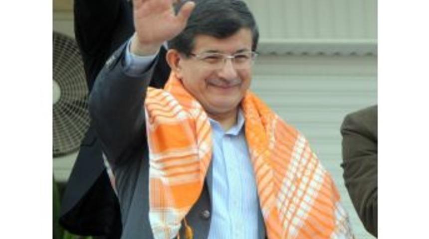 Bakan Davutoğlu'ndan Mhp Se&ccedil;im Ofisine Ziyaret