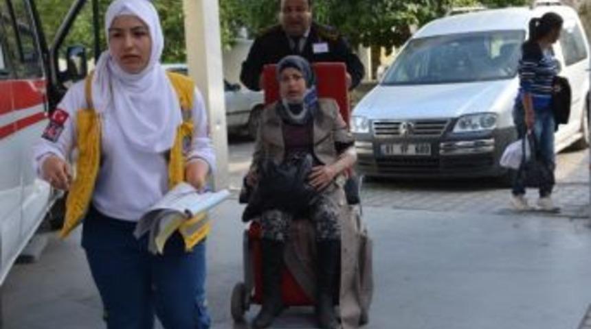 Adana'da Trafik Kazası: 2 &Ouml;l&uuml;, 11 Yaralı