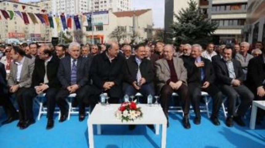 Kayseri B&uuml;y&uuml;kşehir Belediye Başkanı Mehmet &Ouml;zhaseki: