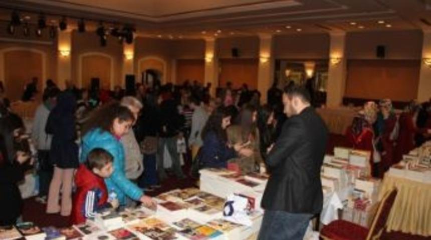 Trabzon Kitaba Akın Ediyor