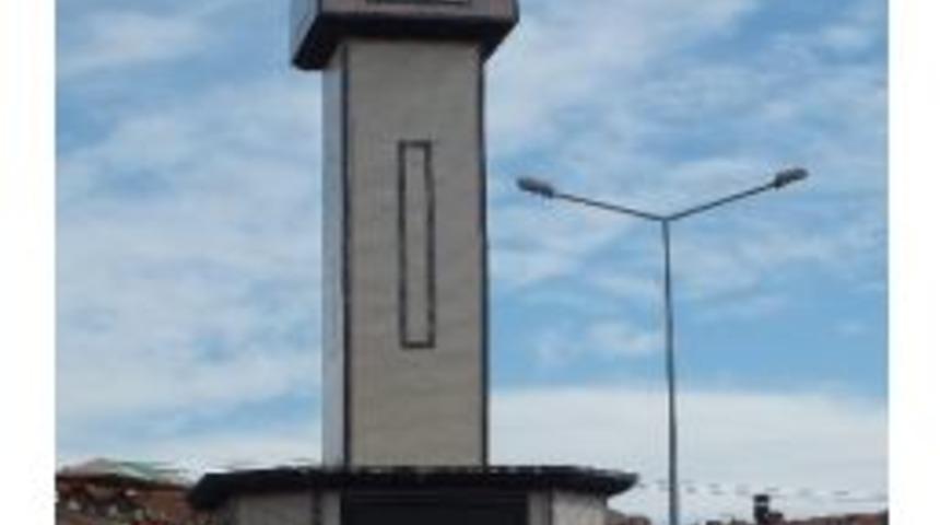 Muhtar Adayı Barboros &Ouml;zt&uuml;rk: "muhtarlık Saat Kulesinin Altında Olacak"