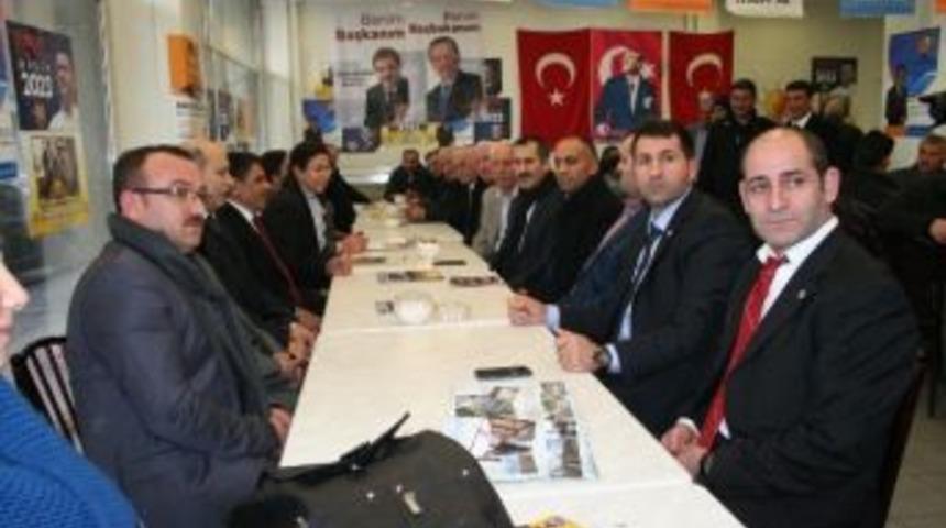 Kaısiad Y&ouml;netim Kurulu Ak Parti Kars Se&ccedil;im B&uuml;rosunu Ziyaret Etti