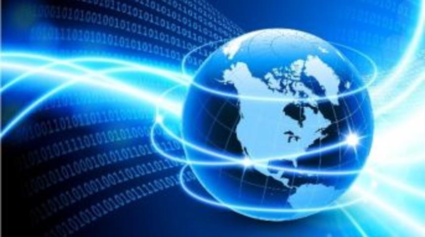 İzmir&rsquo;de İnternet Yasası&rsquo;na Protesto