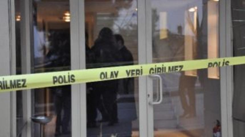 "&ouml;zel Harekat Polisiyiz" Diyerek Soydular