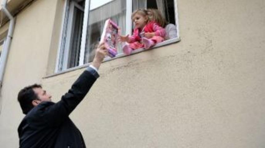 D&uuml;ndar&rsquo;dan Minik Kalplere Anlamlı Hediye