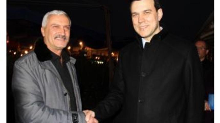 (pazar G&uuml;n&uuml; G&ouml;ksel'den Onaydan Sonra Ge&ccedil;ilecek)nil&uuml;fer&rsquo;in İki Ayrı Başkan Adayından, &lsquo;agora&rsquo; Tepkisi