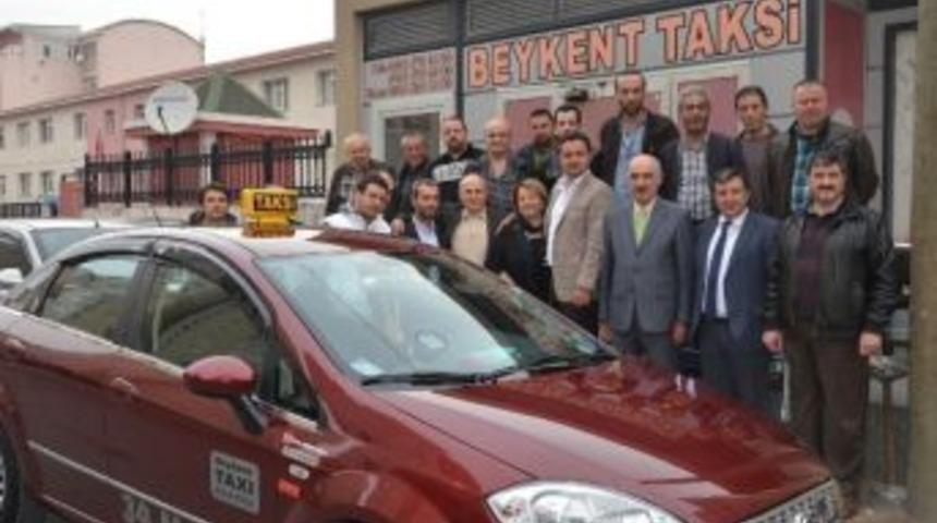Taksi İsteyen Vatandaşın Karşısına Akg&uuml;n &Ccedil;ıktı