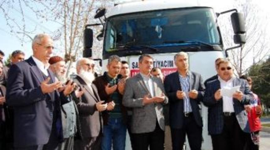 Yardım Tır&rsquo;ları Dualar Eşliğinde Uğurlandı