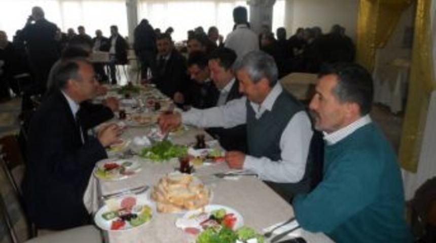 Ak Partililer kahvaltıda buluştu