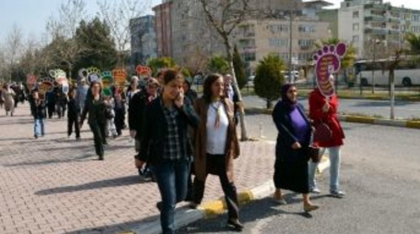 Ev Hanımları Sağlık İ&ccedil;in Y&uuml;r&uuml;d&uuml;