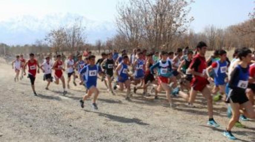 Bayıltan Kros Yarışı