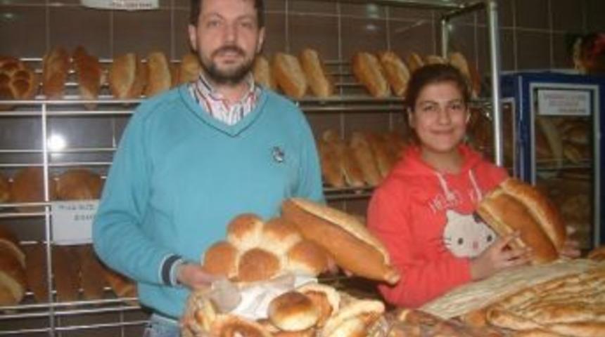 Burhaniye&rsquo;de Askıda Ekmek Uygulaması İlgi G&ouml;rd&uuml;