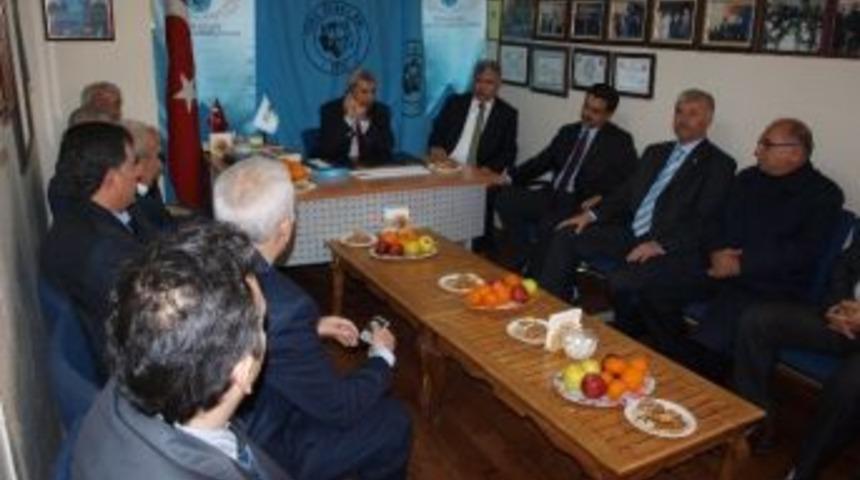 Polat&rsquo;dan T&uuml;rk Ocaklarına Ve Hukuk&ccedil;ular Derneğine Ziyaret