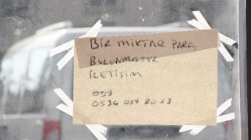 İşsiz Gen&ccedil; Bulduğu Paranın Sahibini İlanla Buldu