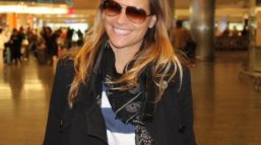 Kanadalı &Uuml;nl&uuml; Pop&ccedil;u&rsquo;ya G&uuml;mr&uuml;k Kontrol&uuml;