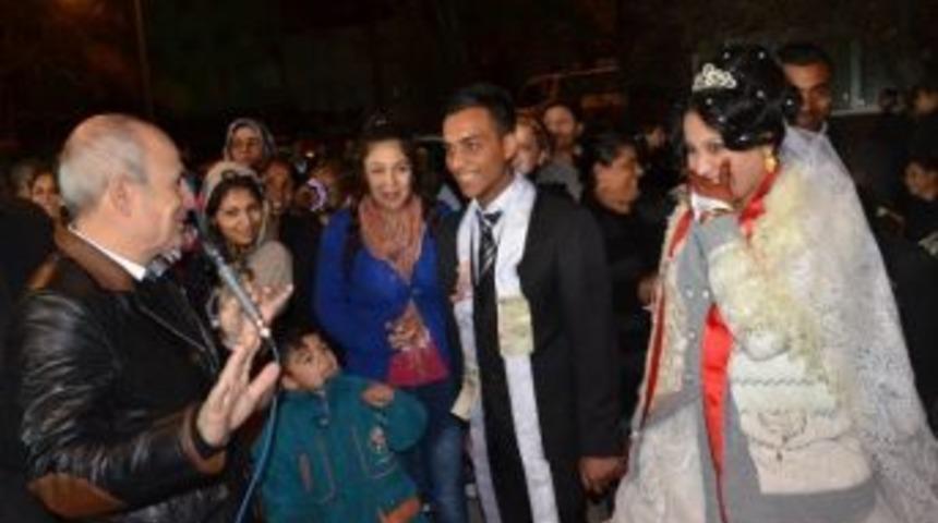 Başkan Hasan Akg&uuml;n Roman D&uuml;ğ&uuml;n&uuml;ne Konuk Oldu