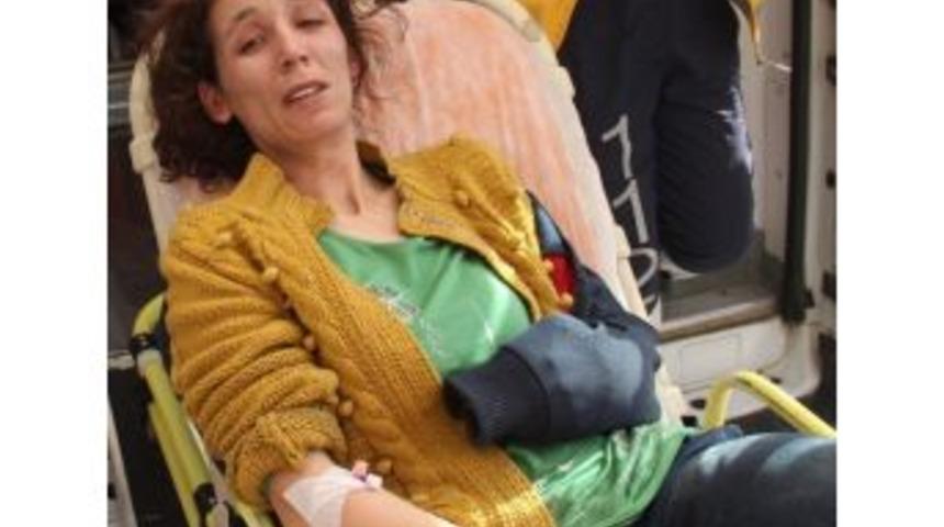 Kamyonet İ&ccedil;in Tartıştığı Kocasının Kulağını Kesti