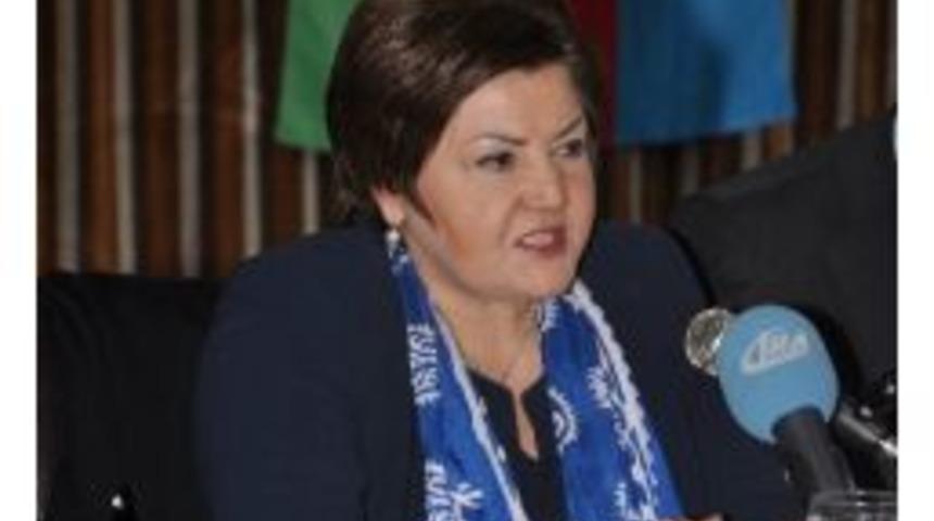 R&uuml;stemhanlı: "din Kardeşlerimiz Hocalı Soykırımını Tanısın"