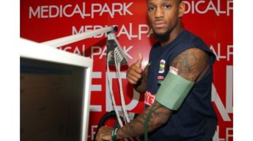 Fenerbah&ccedil;e &Uuml;lker&rsquo;in Yeni Transferi Jackson Sağlık Kontrol&uuml;nden Ge&ccedil;ti
