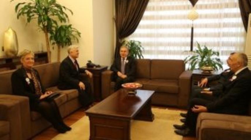 Vergi Dairesi Başkanı Alp, Vali B&uuml;y&uuml;k&rsquo;&uuml; Ziyaret Etti