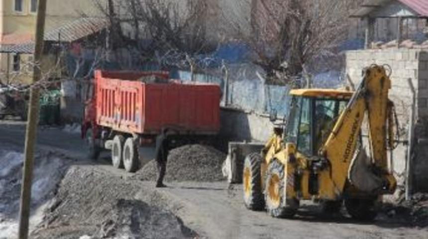 Hakkari Belediyesi Yol Onarım &Ccedil;alışmalı Başlattı
