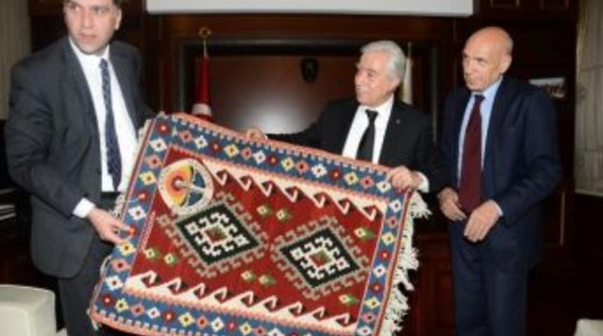 B&uuml;y&uuml;kel&ccedil;i Canko&rsquo;dan Aldırmaz&rsquo;a Teşekk&uuml;r