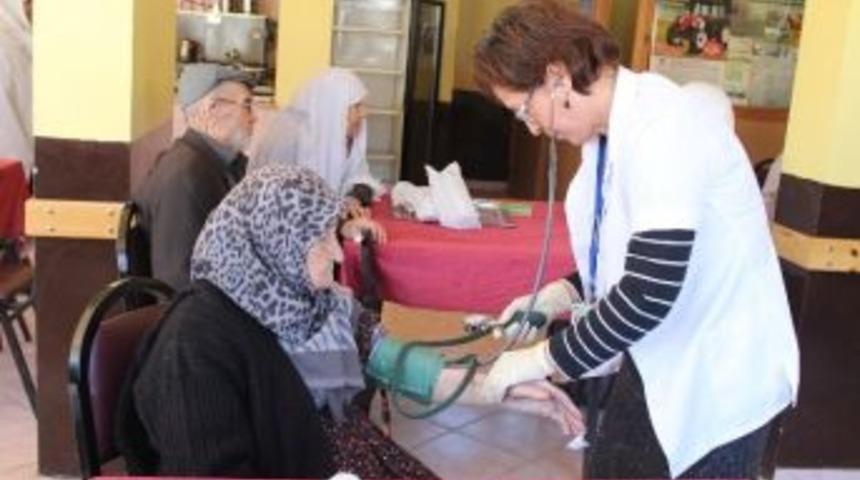 Tepebaşı&rsquo;ndan Yurttaşlara &Uuml;cretsiz Sağlık Hizmeti S&uuml;r&uuml;yor