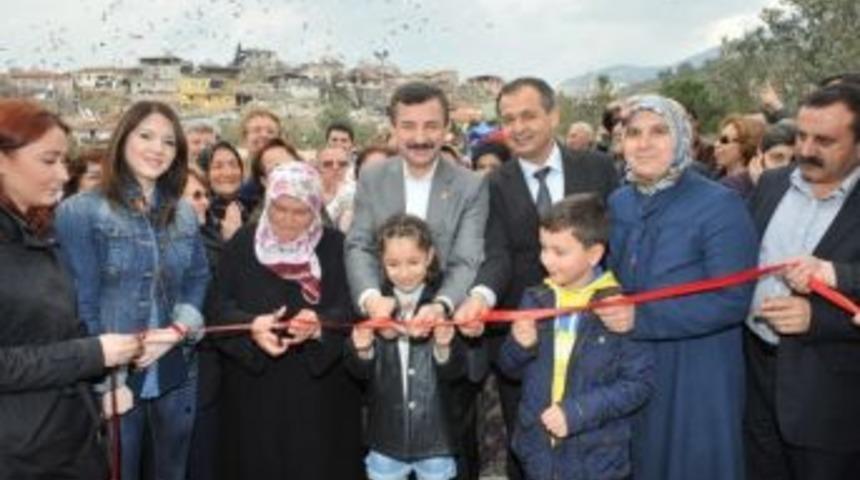 Kaynaklar K&ouml;y&uuml;&rsquo;n&uuml;n İlk Parkını Başkan Tatı A&ccedil;tı