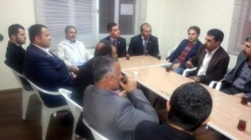 Arif G&uuml;ler, &Ccedil;elikhanlılar Derneği&rsquo;ni Ziyaret Etti