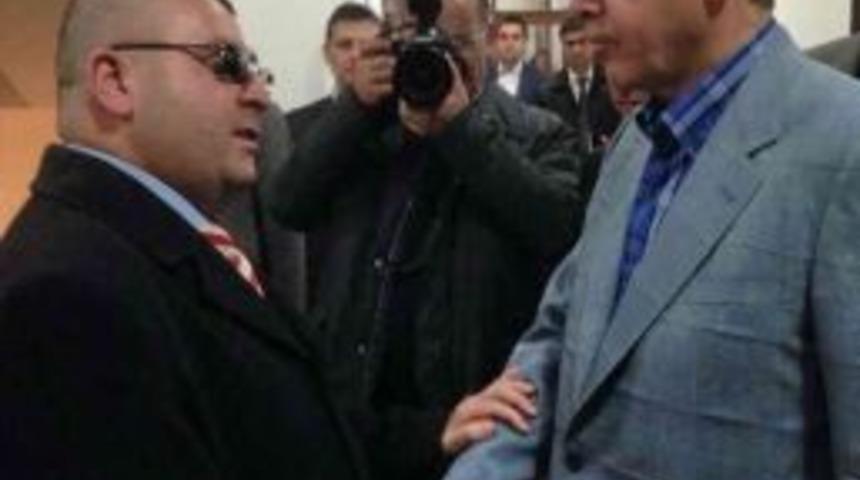 G&ouml;rme Engelli Yazarın Başbakan Erdoğan Sevgisi