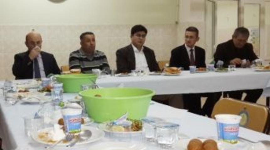 Hisarcık Tapu M&uuml;d&uuml;r&uuml;'ne Veda Yemeği