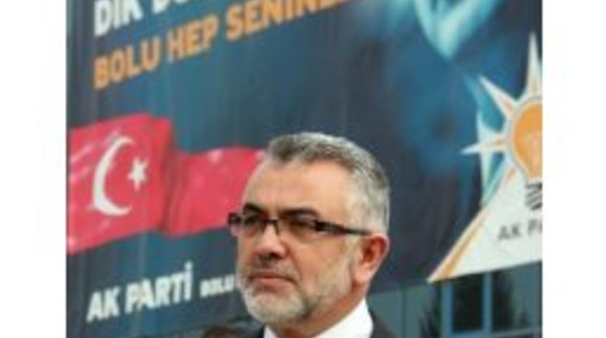 Ak Parti İl Başkanlığı Tartışmalı Pankartı Kaldırdı