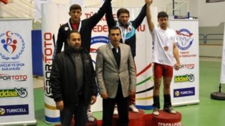 Vanlı Haltercilerden B&uuml;y&uuml;k Başarı