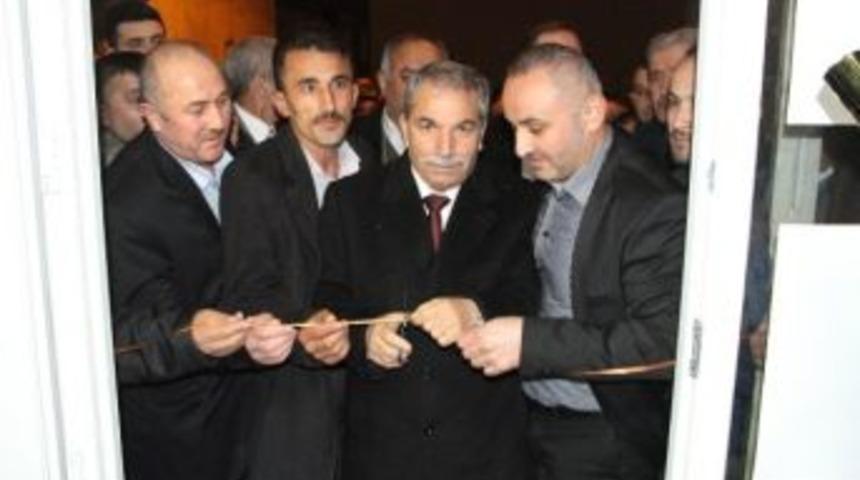 Demirtaş, Lokal A&ccedil;ılışına Katıldı