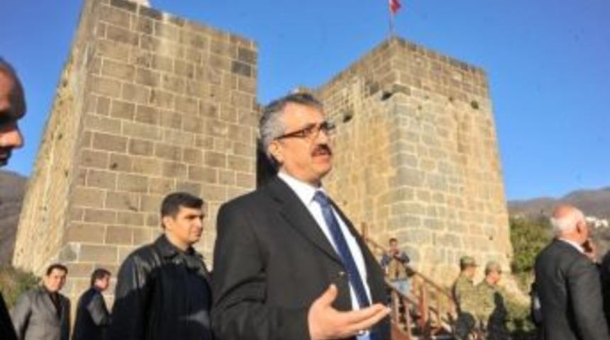 Vali Oduncu, Harun Reşit Kalesi&rsquo;ni Gezdi